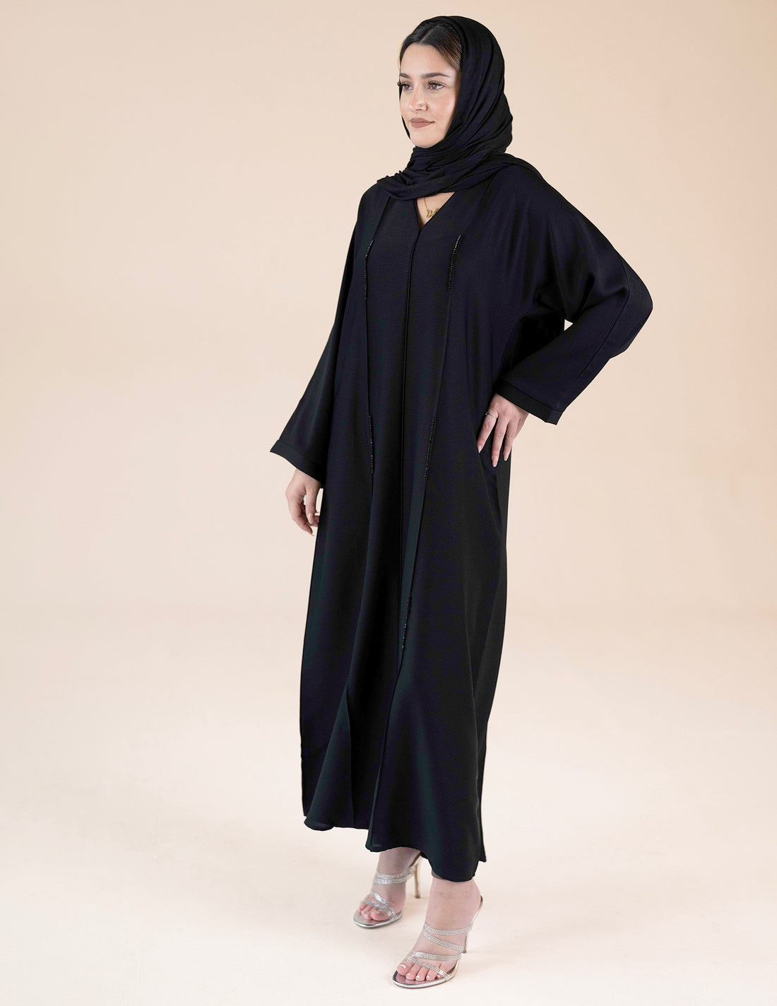 Essential Closed Abaya - Black - Abayas, black abayas, Closed, closed abayas, essential, essential abayas, Featured - AZAARYA
