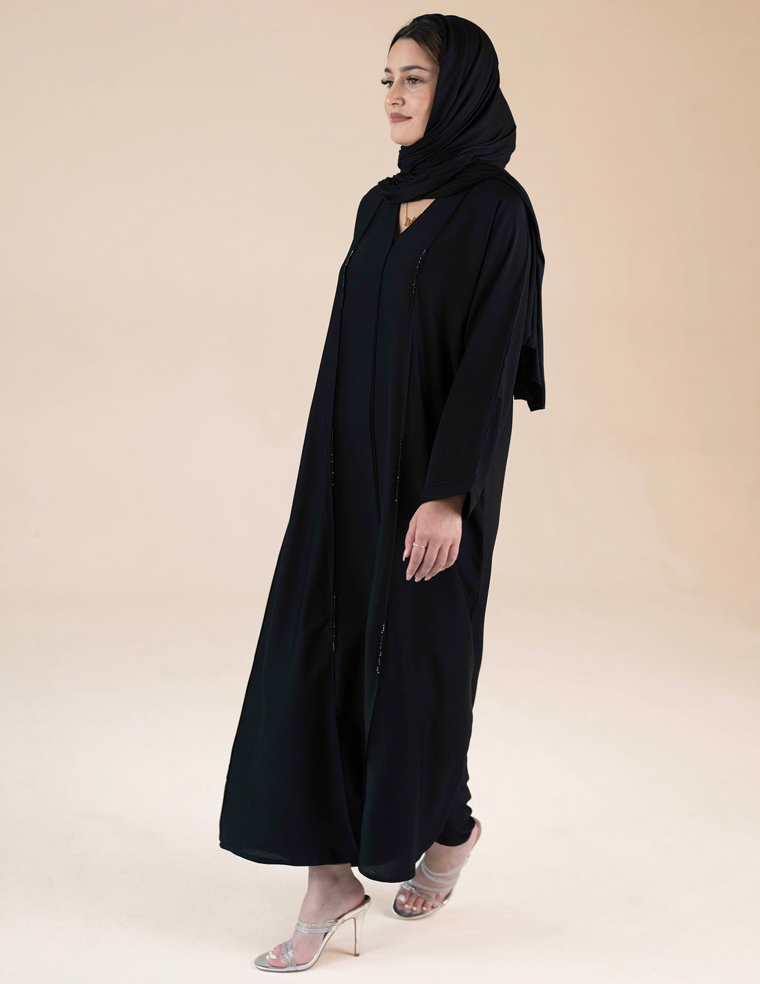 Essential Closed Abaya - Black - Abayas, black abayas, Closed, closed abayas, essential, essential abayas, Featured - AZAARYA