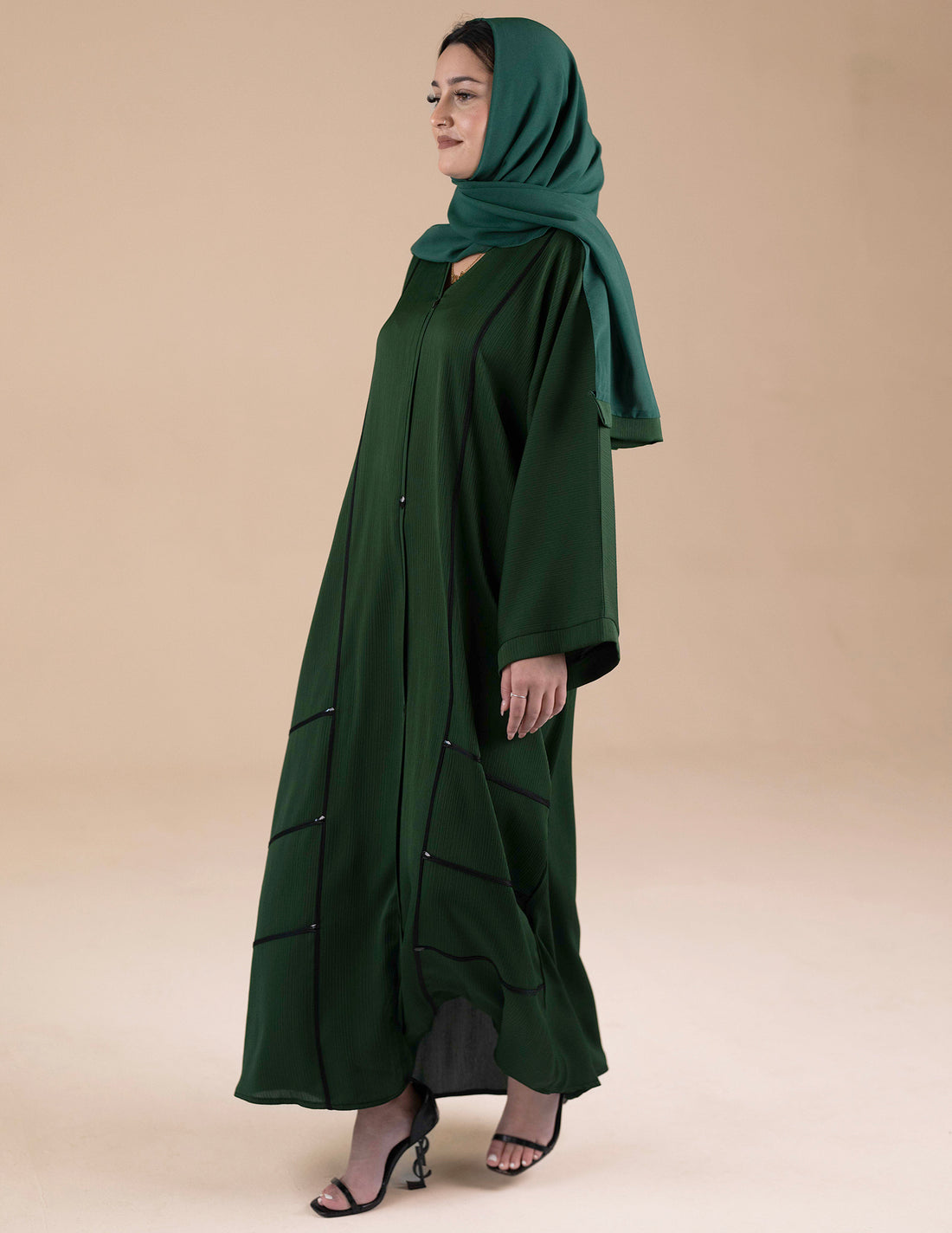 Essential Closed Emerald Green Abaya - Abayas, Closed, closed abayas, essential, essential abayas, Featured - AZAARYA