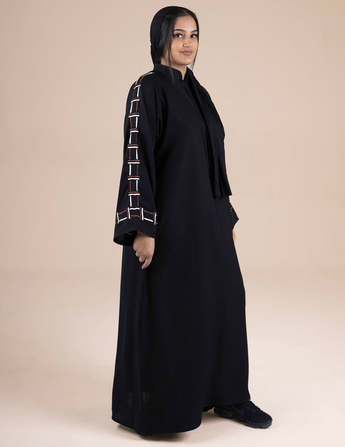 Sumayah Abaya - Abayas, closed abaya, sports abaya, zip abaya - AZAARYA