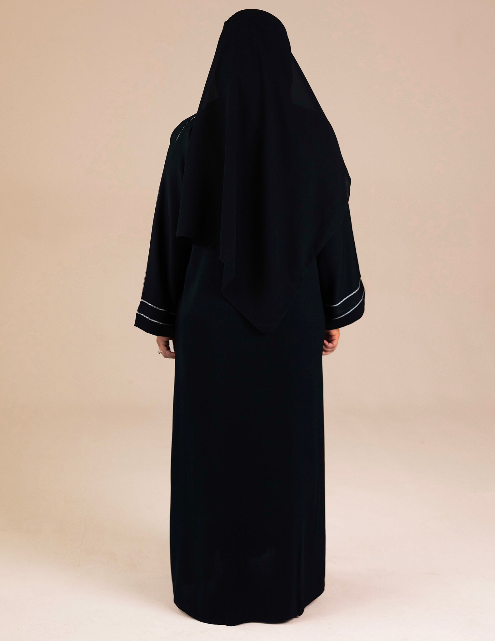 Alayha Black Closed Abaya with White AZAARYA