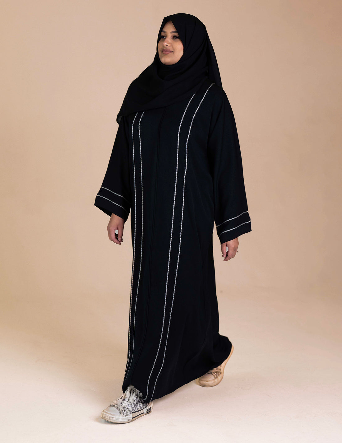 Alayha Abaya - Abayas, black abaya, closed abaya, essential abaya, Featured - AZAARYA