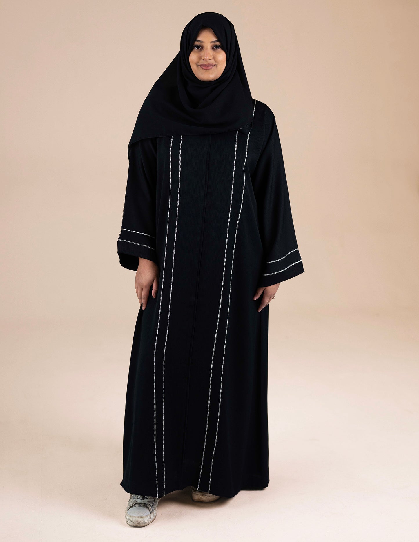Alayha Abaya - Abayas, black abaya, closed abaya, essential abaya, Featured - AZAARYA