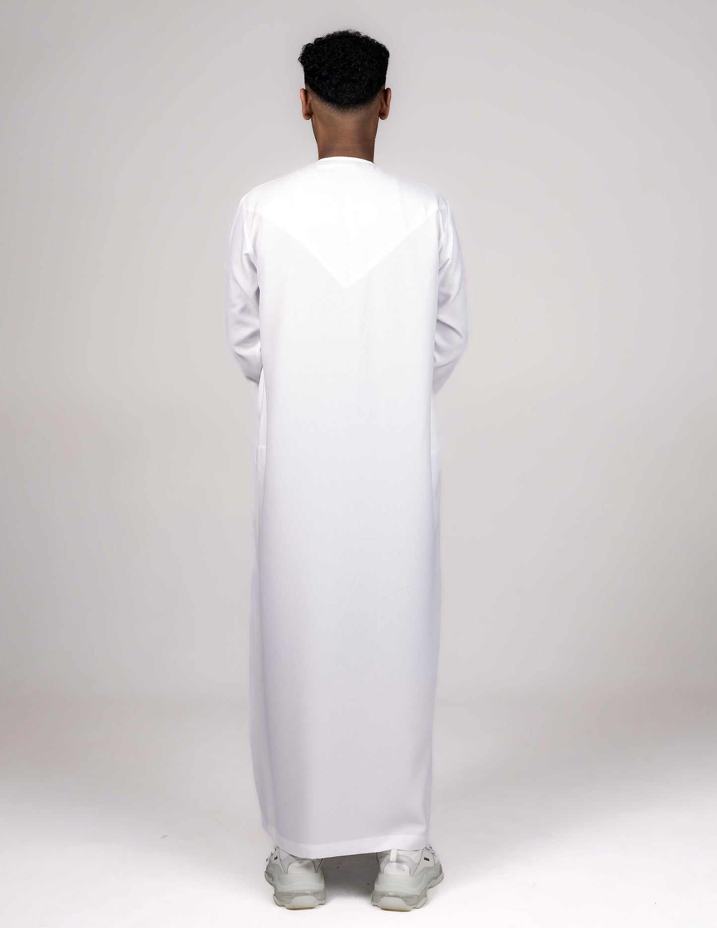 Ayaan White Emirati Thobe - Featured, Men, mens jubbah, mens thobe, mens thobes, Thobes, white jubbah white thobe - AZAARYA